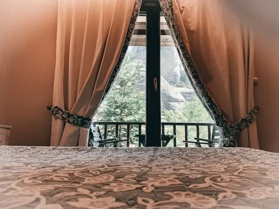 Tek Büyük Yataklı Oda (Meteora View)