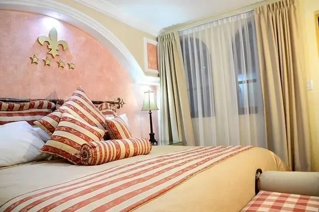 Dört Kişilik Oda, 2 Büyük (Queen) Boy Yatak, Özel Banyo