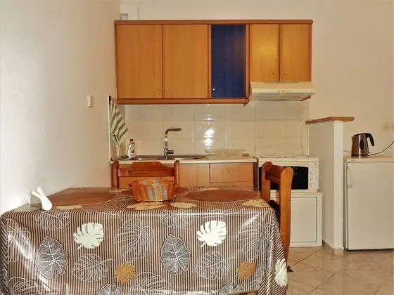 Apart Daire, 1 Yatak Odası, Sigara İçilmez, Zemin Kat (Aigli)