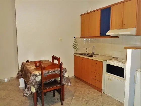 Apart Daire, 1 Yatak Odası, Sigara İçilmez, Zemin Kat (Aigli)