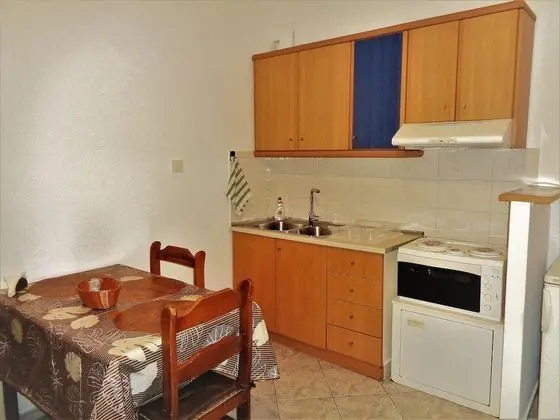 Apart Daire, 1 Yatak Odası, Sigara İçilmez, Zemin Kat (Aigli)