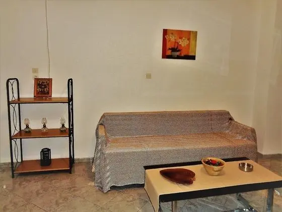 Apart Daire, 1 Yatak Odası, Sigara İçilmez, Zemin Kat (Aigli)