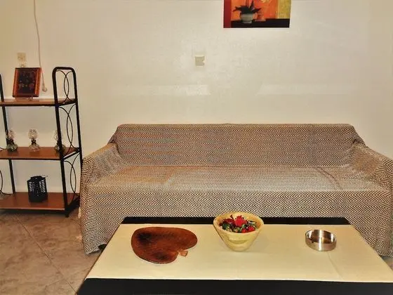 Apart Daire, 1 Yatak Odası, Sigara İçilmez, Zemin Kat (Aigli)