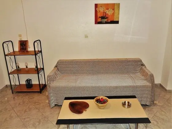 Apart Daire, 1 Yatak Odası, Sigara İçilmez, Zemin Kat (Aigli)
