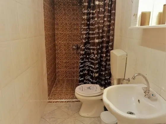 Apart Daire, 1 Yatak Odası, Sigara İçilmez, Zemin Kat (Aigli)