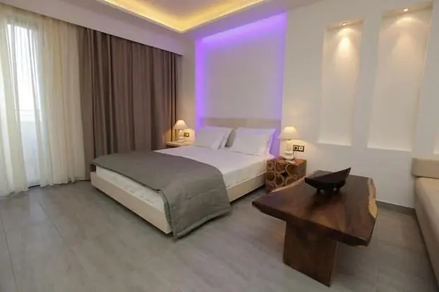 Junior Süit, Deniz Manzaralı (Acropolis View)