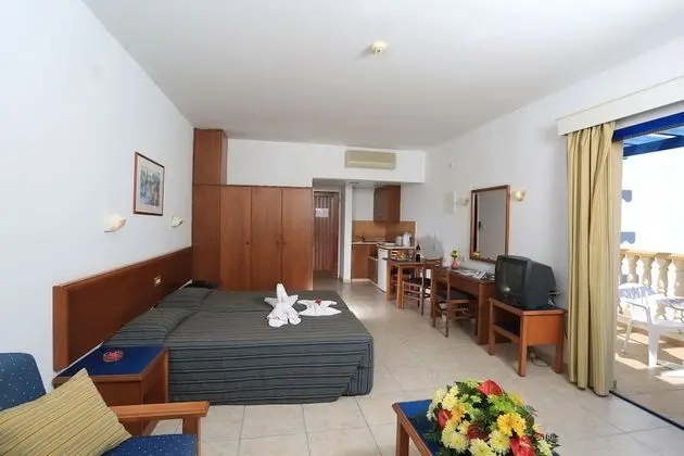 Stüdyo, Bahçe Manzaralı