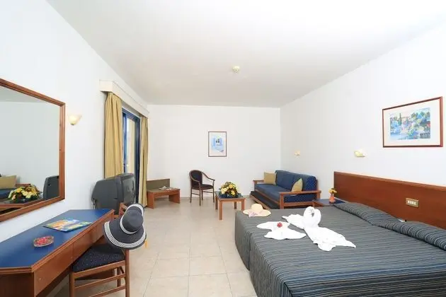 Stüdyo, Bahçe Manzaralı