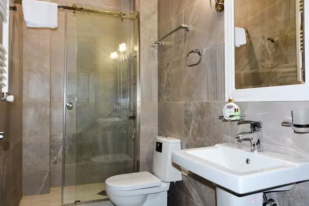 Standard Tek Büyük Yataklı Oda
