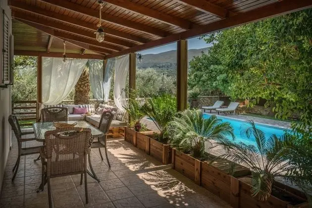 Villa, 4 Yatak Odası, Kişiye Özel Havuzlu
