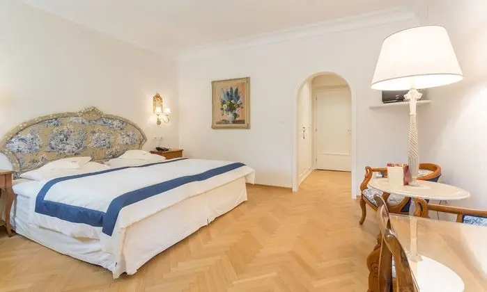 Comfort Tek Büyük Yataklı Oda