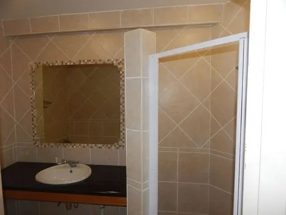 Standard Tek Büyük Yataklı Oda (First Floor)