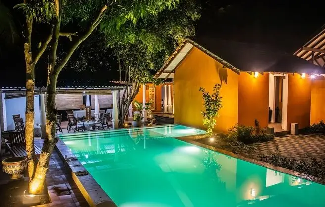 Deluxe Tek Büyük Yataklı Oda, 2 Yatak Odası, Teras, Bahçe Manzaralı