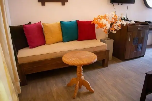 Deluxe Tek Büyük Yataklı Oda, 2 Yatak Odası, Teras, Bahçe Manzaralı