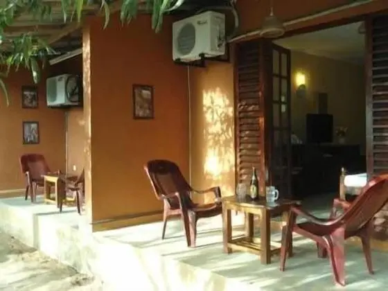 Deluxe Tek Büyük Yataklı Oda, 2 Yatak Odası, Teras, Bahçe Manzaralı