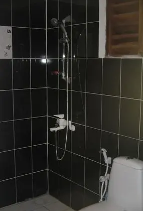 Deluxe Tek Büyük Yataklı Oda, 2 Yatak Odası, Teras, Bahçe Manzaralı