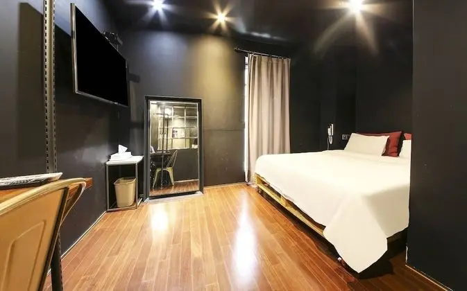 Standard Tek Büyük Yataklı Oda