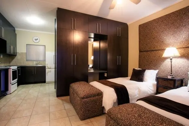 Luxury Tek Büyük Yataklı Oda