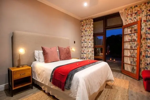 Luxury Tek Büyük Yataklı Oda