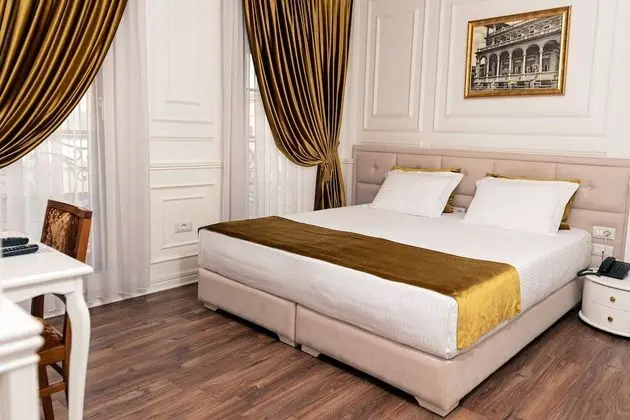 Luxury Tek Büyük Yataklı Oda