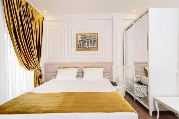 Luxury Tek Büyük Yataklı Oda