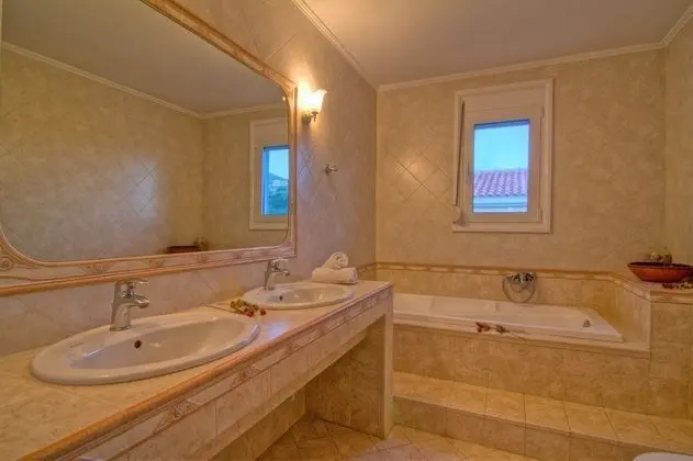 Villa, 3 Yatak Odası, Sigara İçilebilir, Şömine