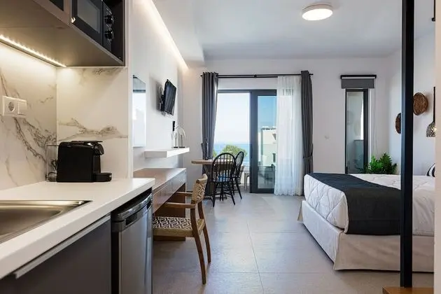Suite, Sea View