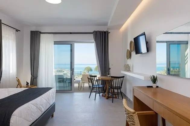Suite, Sea View