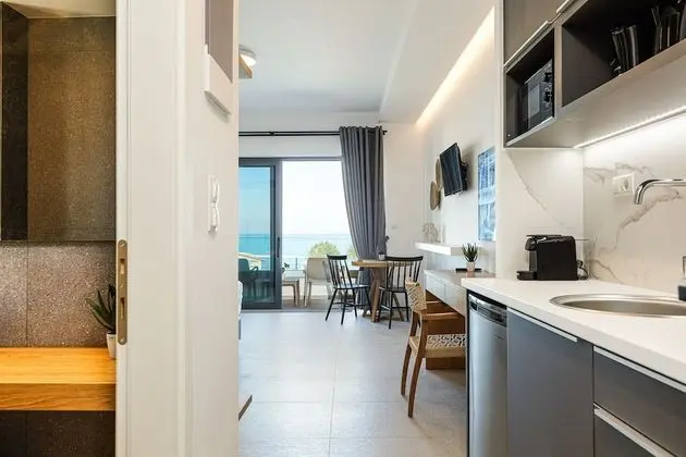 Suite, Sea View