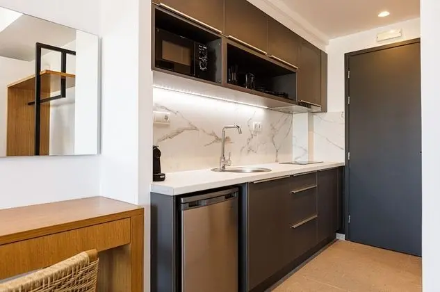 Suite, Sea View