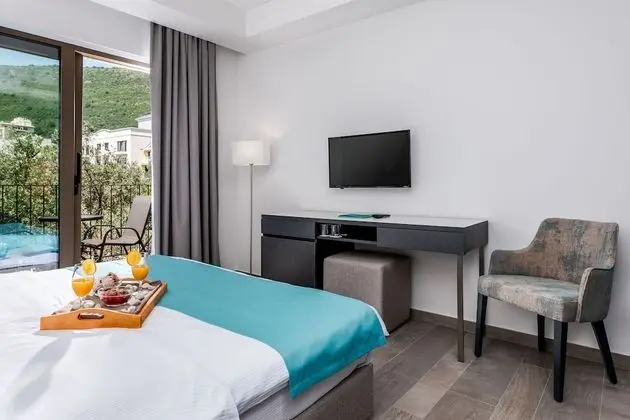 Standard Tek Büyük veya İki Ayrı Yataklı Oda, Şehir Manzaralı