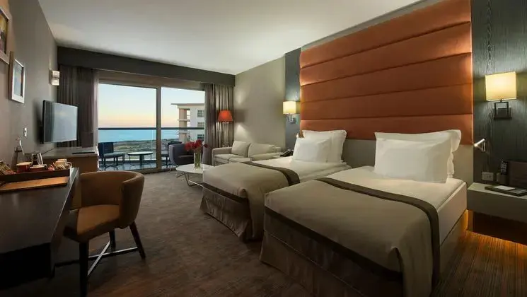 Standard Family Deniz Manzarali Oda