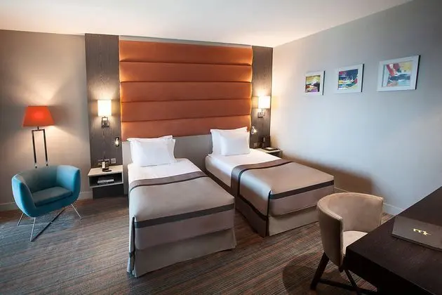 Standard Family Deniz Manzarali Oda