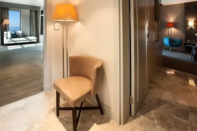 Standard Family Deniz Manzarali Oda