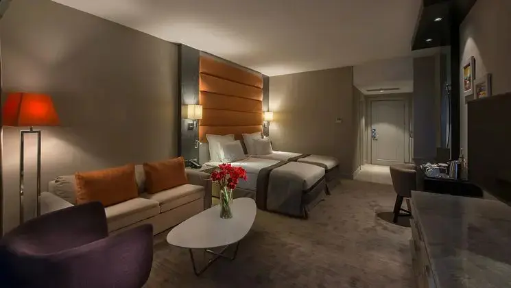 Standard Family Deniz Manzarali Oda