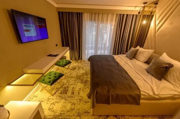 Standard Tek Büyük Yataklı Oda