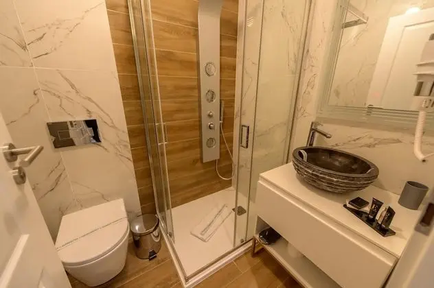 Standard Tek Büyük Yataklı Oda