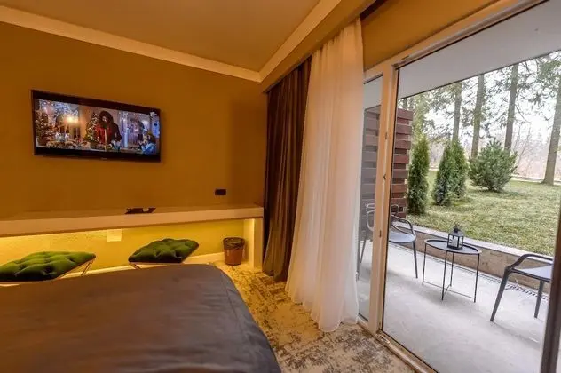 Tek Büyük Yataklı Oda, Bahçe Manzaralı