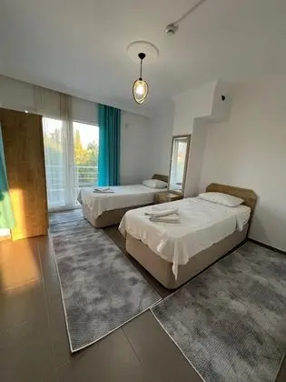 Aile Suiti, Deniz veya Bahçe Manzaralı, 2. Kat Balkonlu