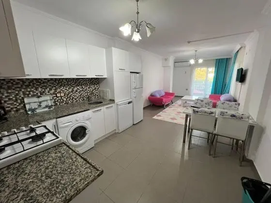 Aile Suiti,Deniz Veya Bahçe Manzaralı,2. Kat Balkonlu