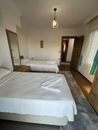Aile Suiti,Deniz Veya Bahçe Manzaralı,2. Kat Balkonlu