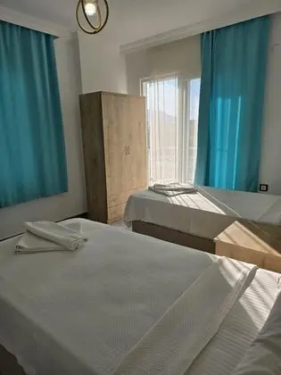 Aile Suiti,Deniz Veya Bahçe Manzaralı,2. Kat Balkonlu