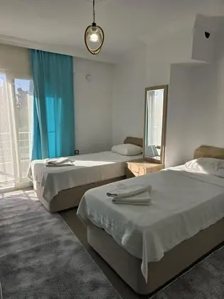 Aile Suiti,Deniz Veya Bahçe Manzaralı,2. Kat Balkonlu