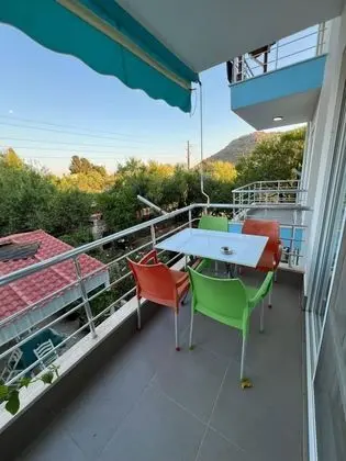 Aile Suiti,Deniz Veya Bahçe Manzaralı,2. Kat Balkonlu