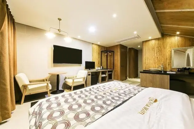 Deluxe Tek Büyük Yataklı Oda