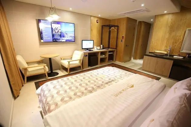 Deluxe Tek Büyük Yataklı Oda
