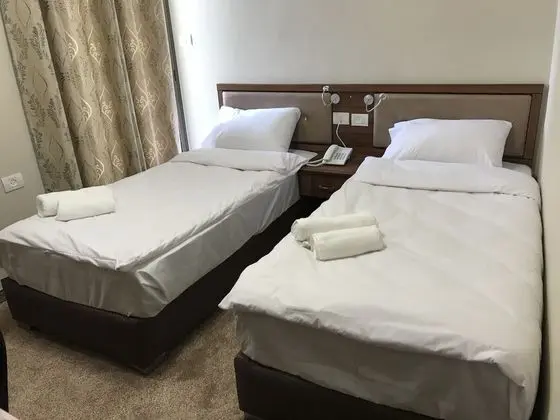 Tek Büyük veya İki Ayrı Yataklı Oda