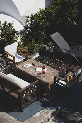 Cave House with Shared Outdoor Plunge Pool