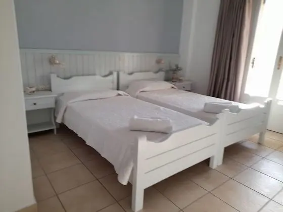 Basic Tek Büyük veya İki Ayrı Yataklı Oda