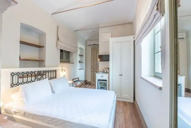 Elia Antique Standart Room